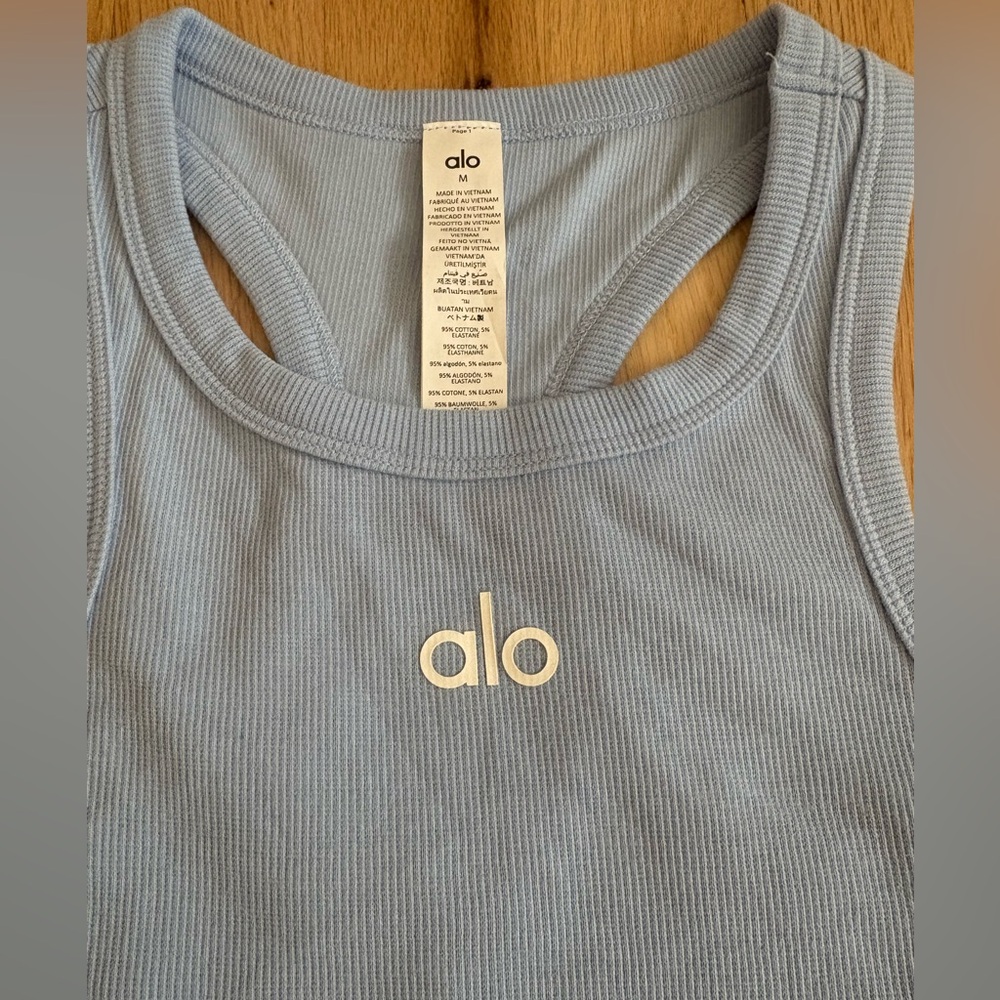 ALO Yoga Seashell Blue Aspire Tank - Picture 4 of 6